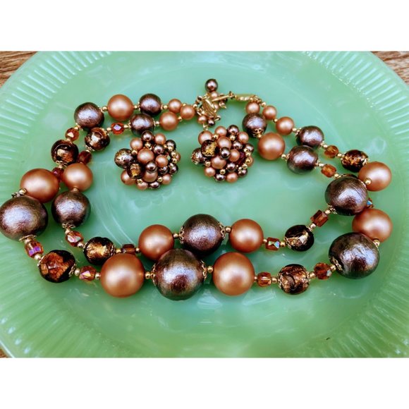 Vintage 1950s 2 Strand Beaded Necklace cluster clip earrings Set - Picture 1 of 16